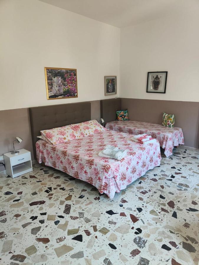 I Mori In Campidoglio Affitta Camere SantʼAgata di Militello Buitenkant foto