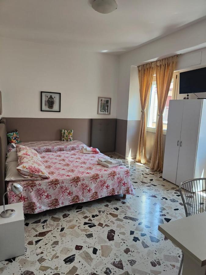 I Mori In Campidoglio Affitta Camere SantʼAgata di Militello Buitenkant foto